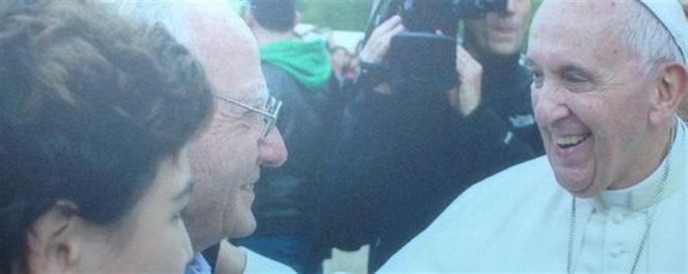 La storia di Dino Impagliazzo, l’88enne che ha commosso il Papa Ogni giorno dà da mangiare a 250 migranti e senzatteto