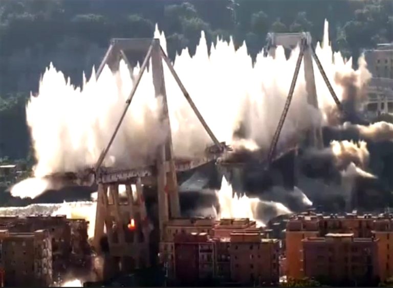 Ponte Morandi è il giorno del dolore. Il ricordo delle 43 vittime con il presidente Mattarella