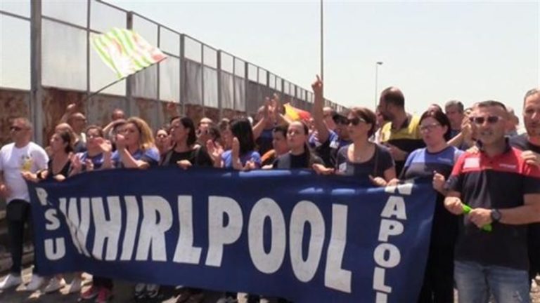 Whirlpool Italia ha deciso: Addio Napoli