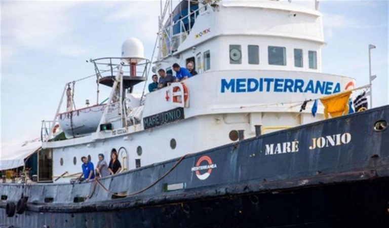 L’intervento. Franco Roberti rilancia l’appello di Bartolo: “Far sbarcare i migranti a Lampedusa”