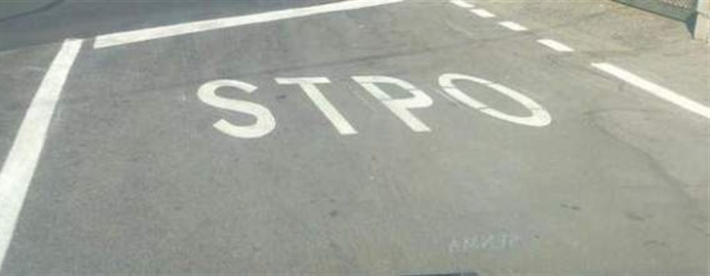 Lo 'Stop' diventa 'Stpo' nelle strade di Terzigno. È la 'curiosa' segnaletica orizzontale creativa