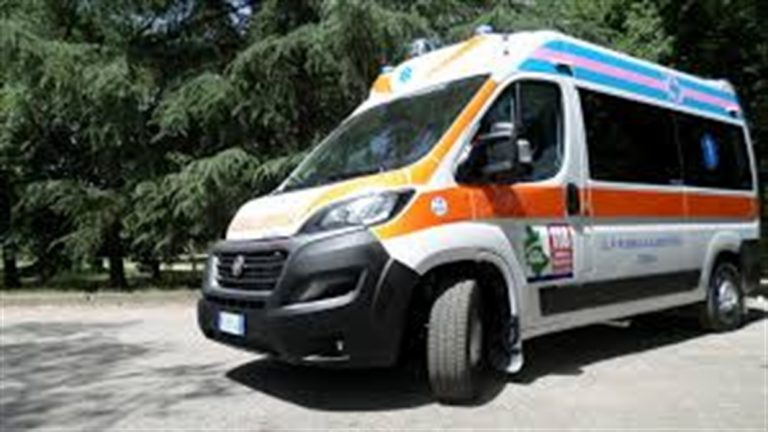 Sequestrano ambulanza per soccorrere un parente