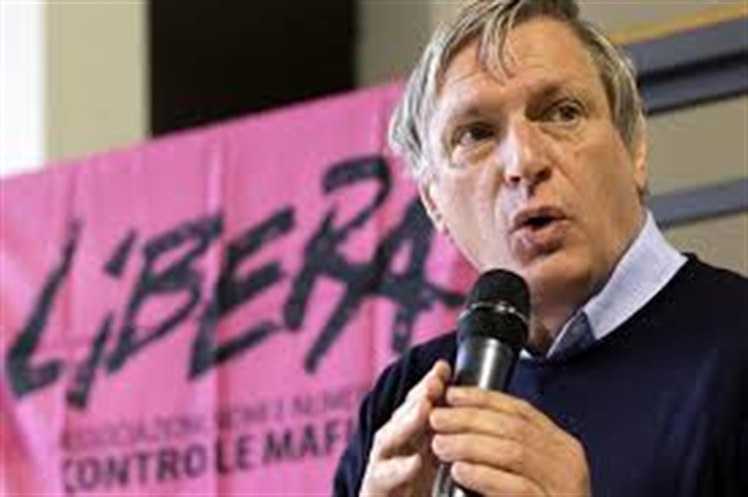 Decreto sicurezza bis, trema il governo al Senato. Alle defezioni dei 5 Stelle ecco pronti i voti di Fdi, Fi e Svp. L’ira di don Luigi Ciotti