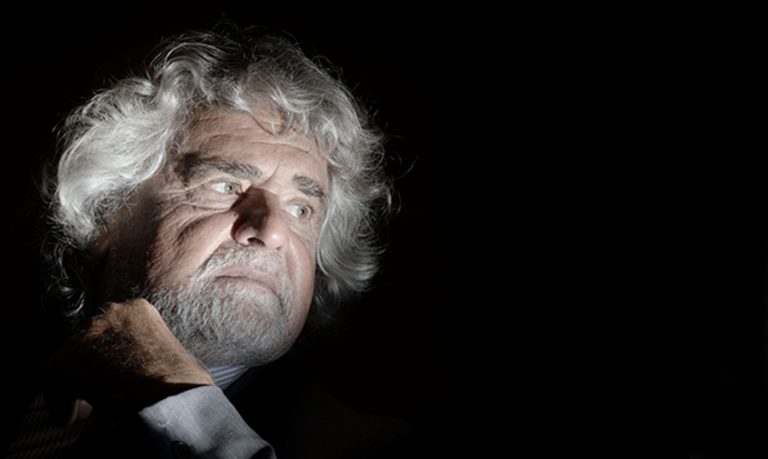 Perquisita la villa di Beppe Grillo. Sequestrato l’iPhone del figlio accusato di stupro insieme a tre amici