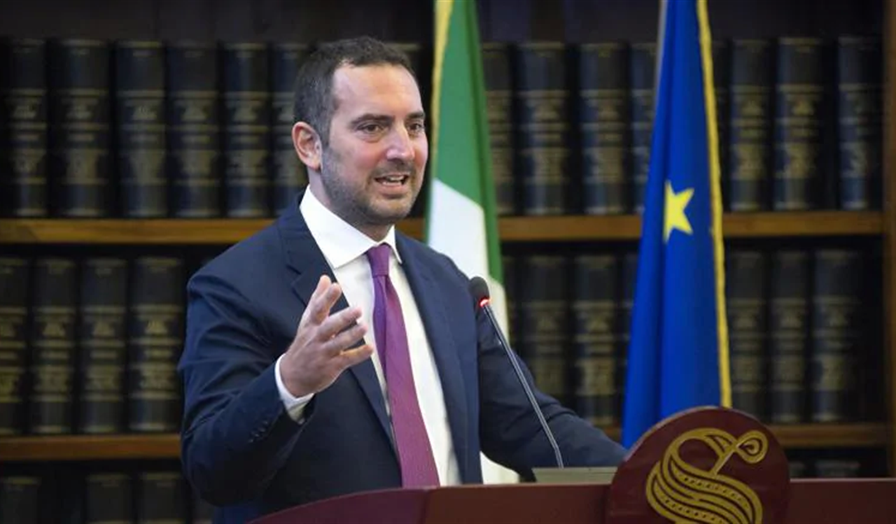 Regione Campania, Spadafora lancia l’assalto a Palazzo Santa Lucia. Il collega di governo Costa riflette se scendere in campo