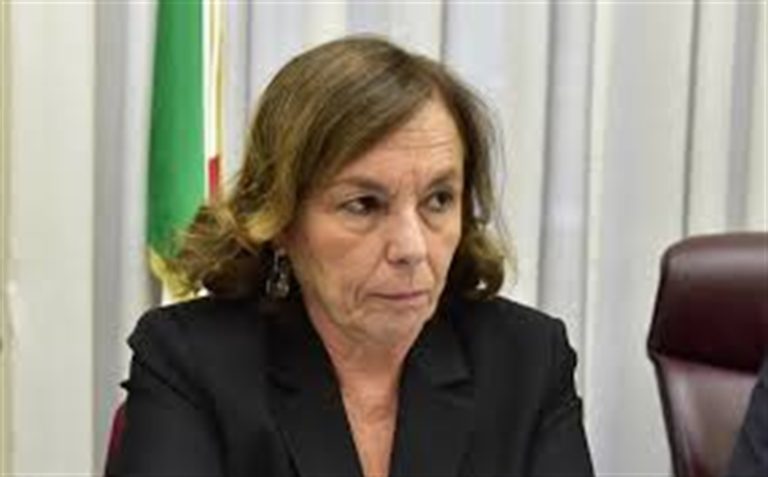 Debito Comune di Napoli, il ministro Lamorgese: “Situazione grave all’attenzione del Governo”