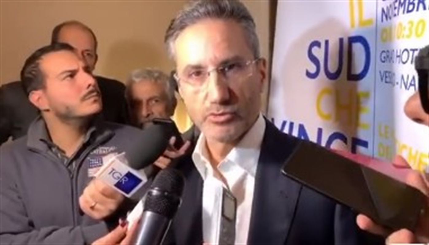 Stefano Caldoro, l’usato sicuro, scende in campo. Non aveva detto che non avrebbe più fatto politica?