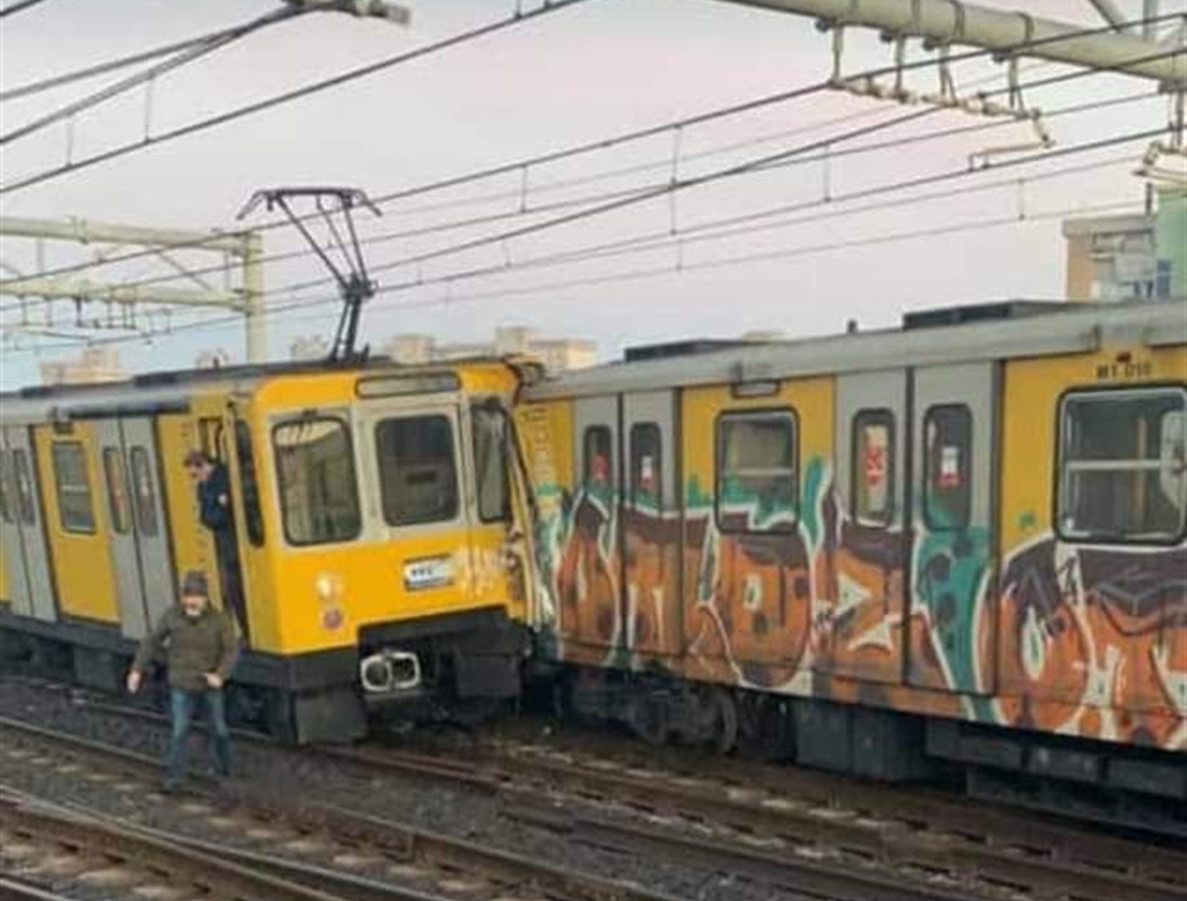 Scontro tra due convogli della metropolitana: 13 feriti