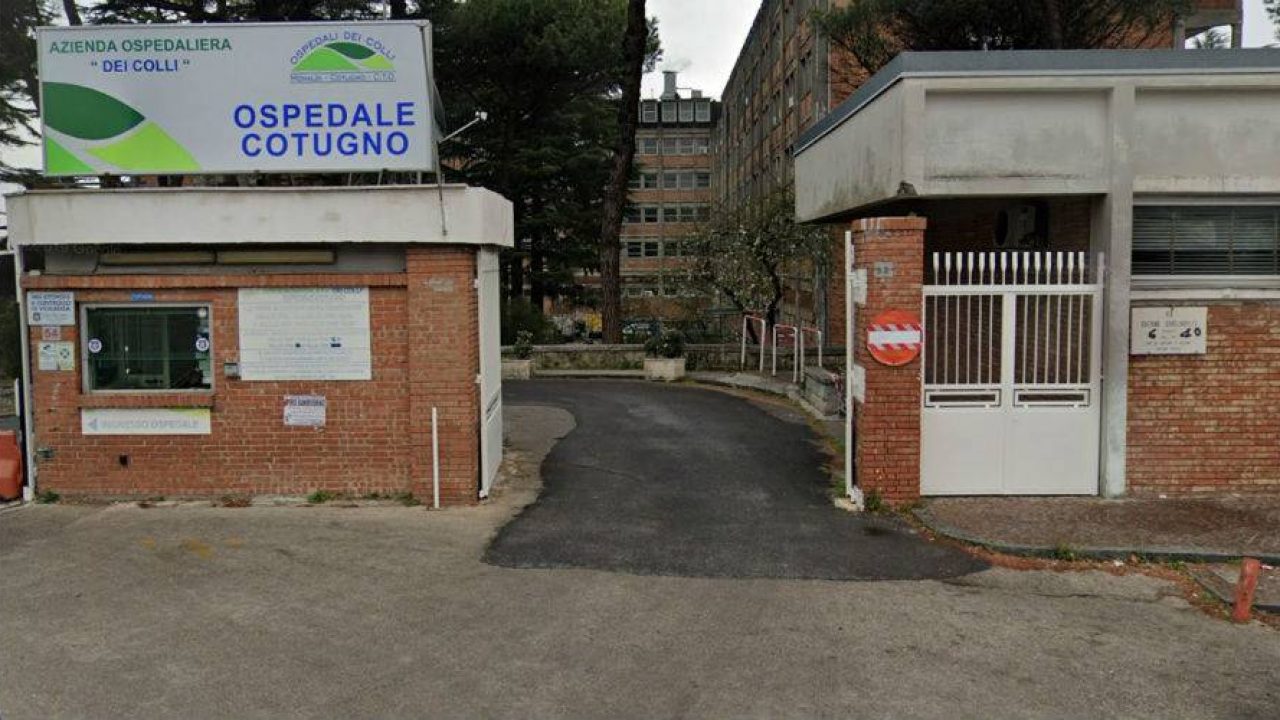 Infermiere dell’ospedale Cotugno di Napoli positivo a Covid: è il primo caso