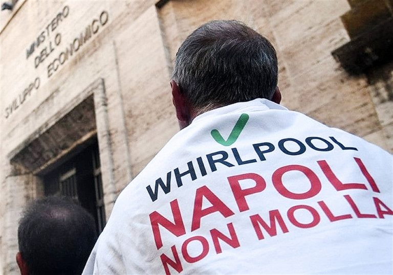 Petizione Change.org  per la Whirlpool : già 18mila firme per salvare sito Napoli est