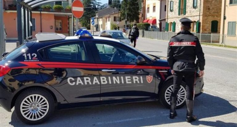 Rapina pizzeria e ferisce titolare che lo ferma, scatta arresto dei carabinieri