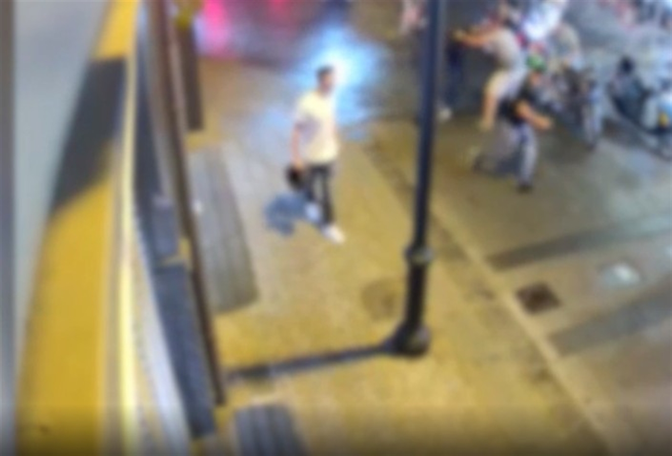 Aggressione a carabiniere: in manette i 5 bastardi tra loro un minore e un ladro che ha sottratto il portafoglio del militare ferito