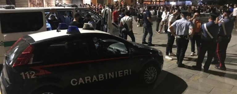 Movida violenta a Napoli, bollettino di guerra: tre ragazzi feriti in aggressioni