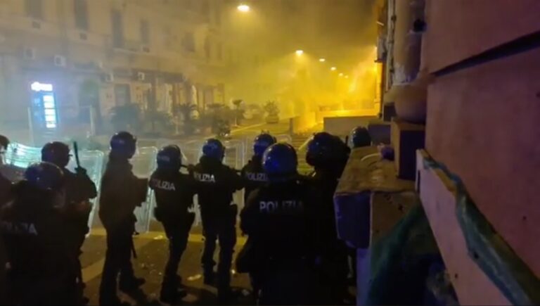 Incidenti a Napoli, scattano perquisizioni per 9 indagati