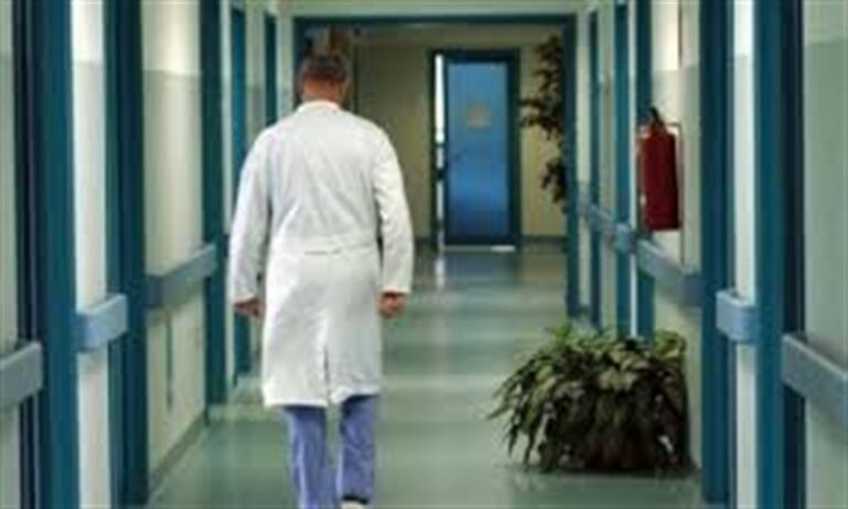 La Regione Campania cerca 40 anestesisti anche non acora laureati per le terapie intensive Covid1