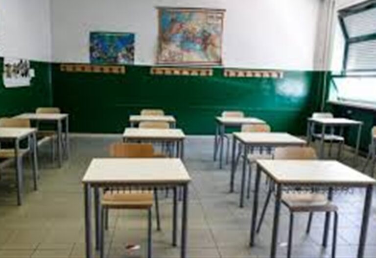 Napoli, nuovi casi di contagiati a scuola: Cresce la curva in Campania