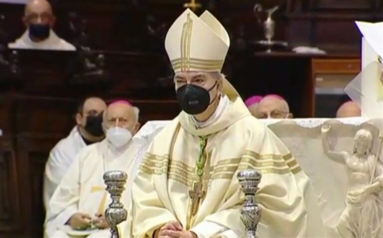 L’arcivescovo Don Battaglia : “Il sangue di San Gennaro ci racconta delle ferite delle tante famiglie della Whirlpool e dei tanti disoccupati”