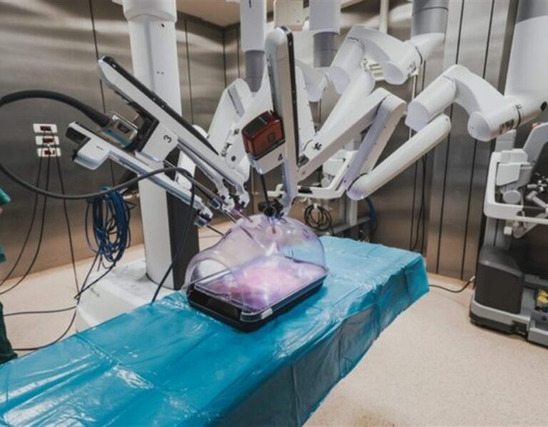 Operato al pancreas con il nuovo robot Da Vinci Xi
