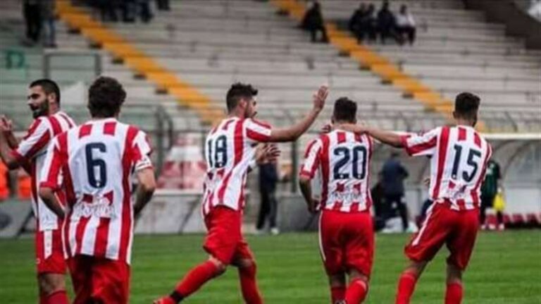 A Pozzuoli rubate le scarpe da calcio a giocatori Puteolana