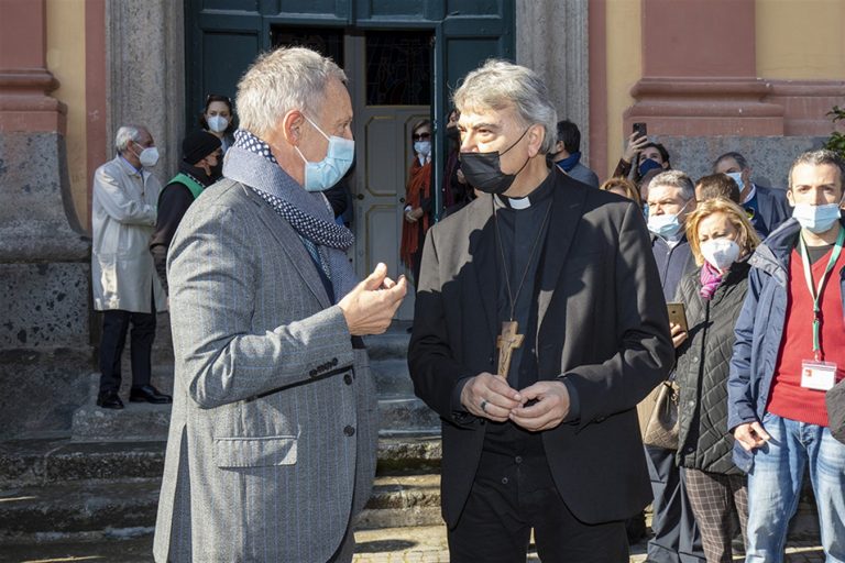 L’arcivescovo Battaglia benedice la Chiesa di San Gennaro a Capodimonte con i nuovi decori dell’archistar Santiago Calatrava