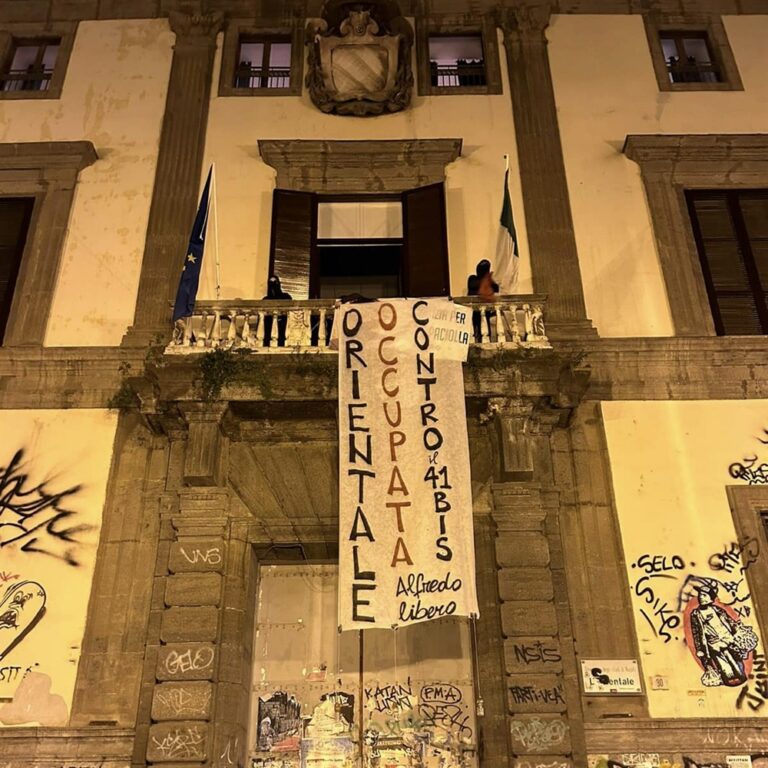 Studenti a Palazzo Giusso occupano la sede dell’ Università: “Contro il 41 bis, Alfredo libero”
