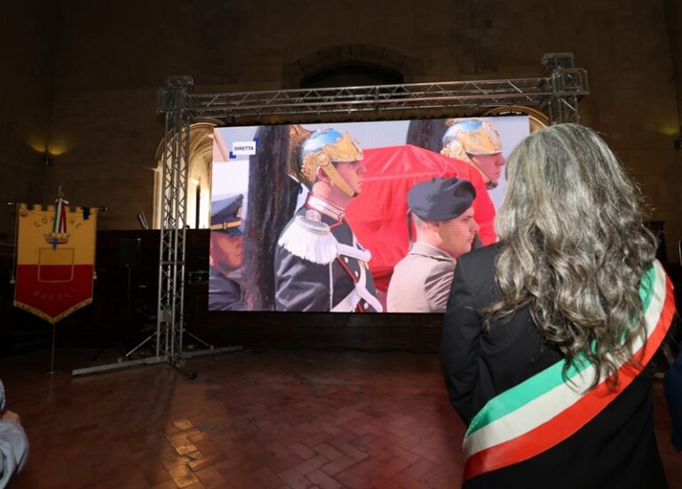 Napoli abbraccia il Presidente Giorgio Napolitano
