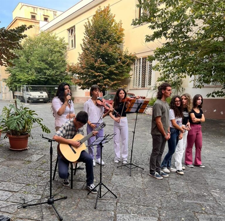 Liceo di Napoli ricorda con un concerto Giogiò