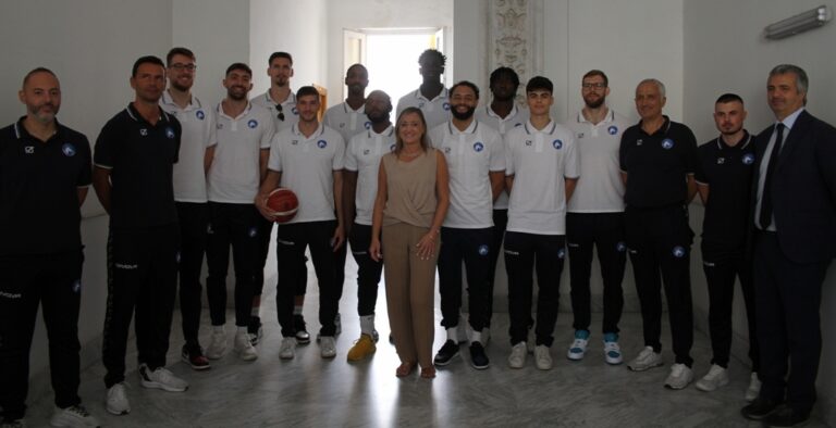 Il PalaBarbuto affidato in gestione alla GeVi Basket parte con la sfida sold out con la Armani Jeans