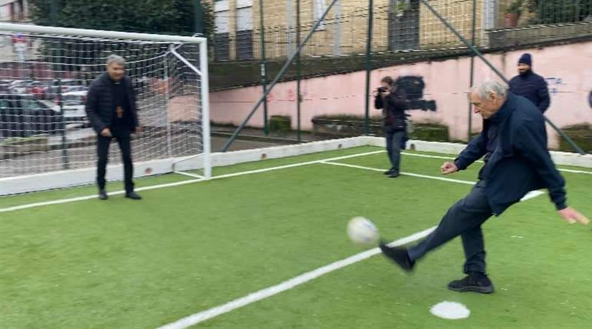 Inaugurato il campo e dell’area giochi intitolati al giovane Ciro Colonna, vittima innocente dei clan