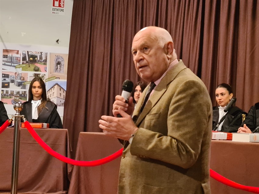 Il ministro Nordio a Caivano per il processo degli studenti. E sulla giustizia dice: “Sostengo l’indipendenza e l’autonomia della magistratura”