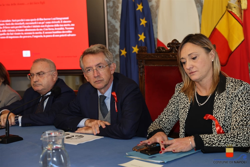 Violenza sulle donne, a Napoli 50 segnalazioni al mese. I dati della Rete dei Centri del Comune. Manfredi e Ferrante: “Cultura e lavoro come antidoti”