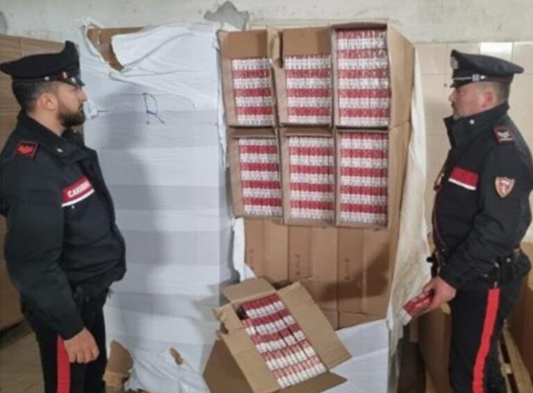 Tornano le sigarette di contrabbando, maxi sequestro dei carabinieri a Varcaturo
