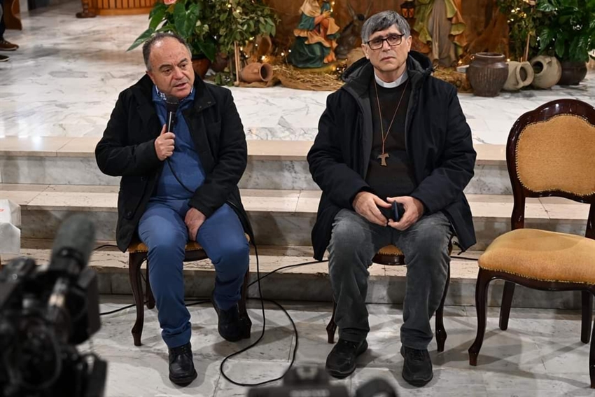 Il capo della Procura di Napoli Gratteri incontra con don Patriciello la comunità del Parco Verde: “Dovete scegliere lo Stato”