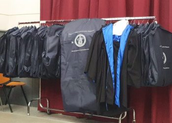 Detenuti ed ex confezionano e donano 200 toghe ai docenti di Giurisprudenza